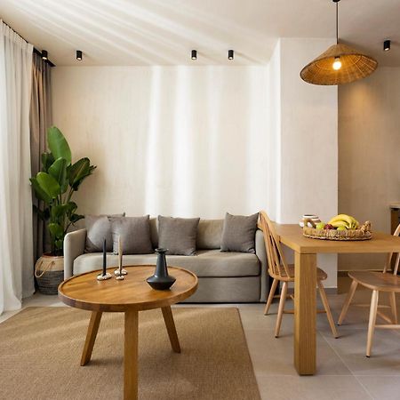 Pnoes Luxury Suites パリウリ エクステリア 写真