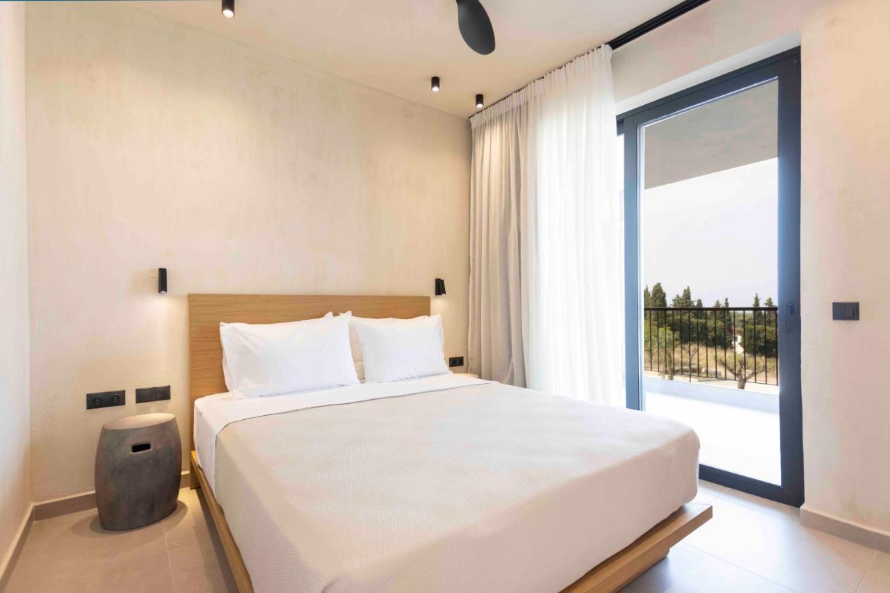 Pnoes Luxury Suites パリウリ エクステリア 写真